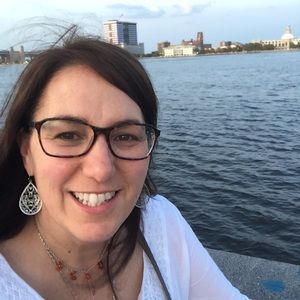 Meet your Posher, Jennifer